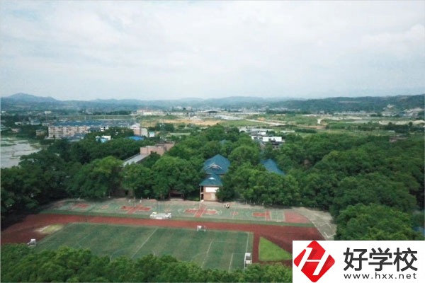 懷化市振華職業(yè)學(xué)校運(yùn)動場