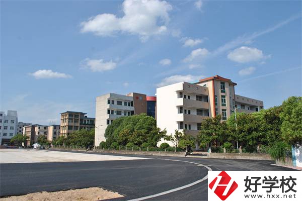 株洲市淥口區(qū)職業(yè)中等專業(yè)學(xué)校教學(xué)樓