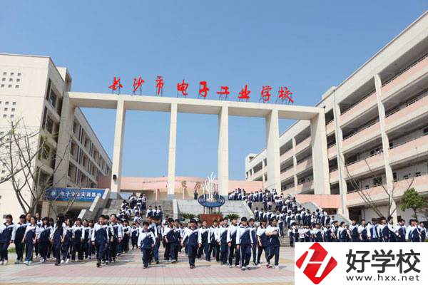 長(zhǎng)沙市有哪些中專學(xué)校？它們學(xué)費(fèi)貴不貴？