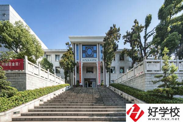 長沙建筑工程學(xué)校是技校嗎?高中生可以報(bào)名嗎?