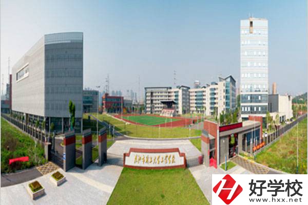 株洲市交通技工學(xué)校的地址在哪？學(xué)費(fèi)是多少？